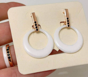 Комплект стильной бижутерии с керамикой CKR-183-g-white