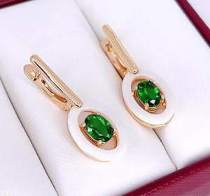 Серьги стильные с керамикой и фианитами E-5400-g-green