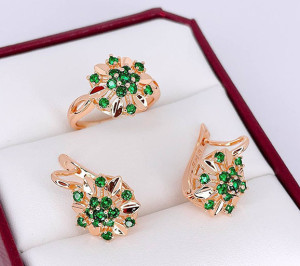 Набор украшений с цветными фианитами ER-1862-g-green