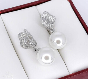 Серьги с фианитами и жемчугом E-6721