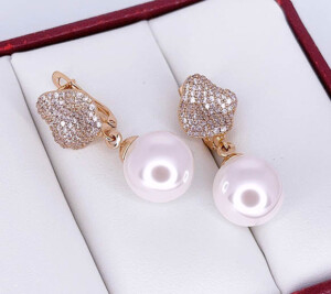 Серьги позолоченные с жемчугом и фианитами E-6722