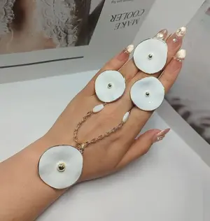 Комплект стильной бижутерии с эмалью ERP-0110-g-white