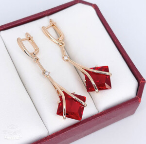 Серьги позолоченные с цветными фианитами E-6732-g-red