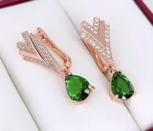 Серьги позолоченные с цветными фианитами E-6775-g-green