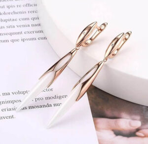 Серьги позолоченные с керамикой E-6780-g-white