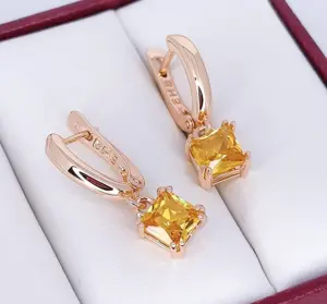 Серьги фианитовые с позолотой  E-6789-g-yel